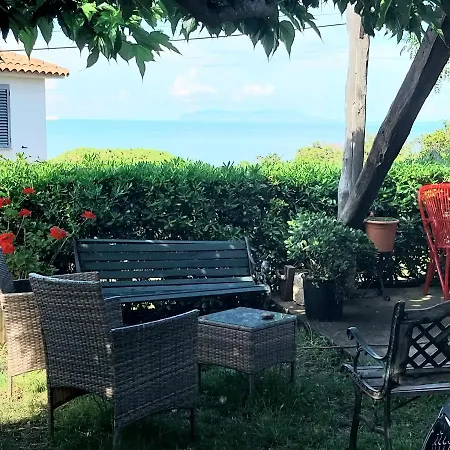 Chez Isabelle Bed & Breakfast 3*