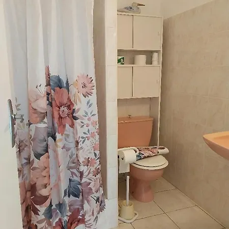 Chez Isabelle לינה וארוחת בוקר 3*